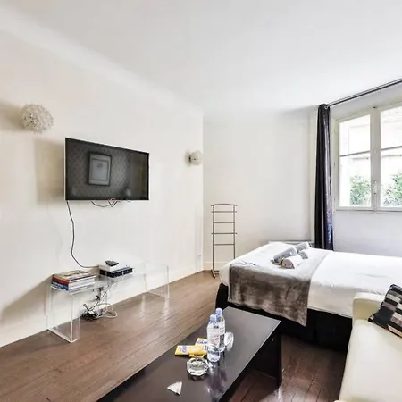 Apartment Cozy 4beds -victor Hugo-champs Elysees-trocadero! Paris